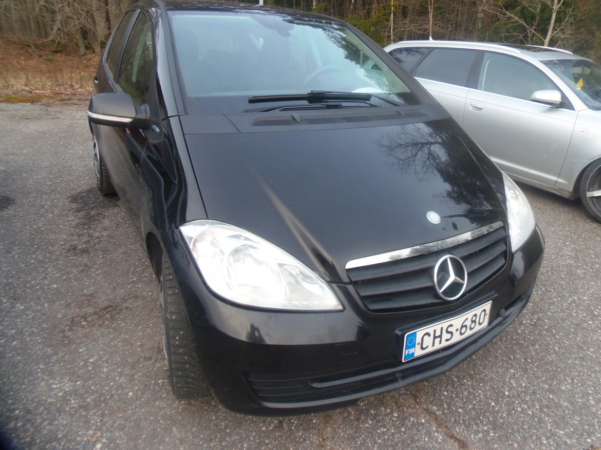 Mercedes Benz  B150  4 -ovinen