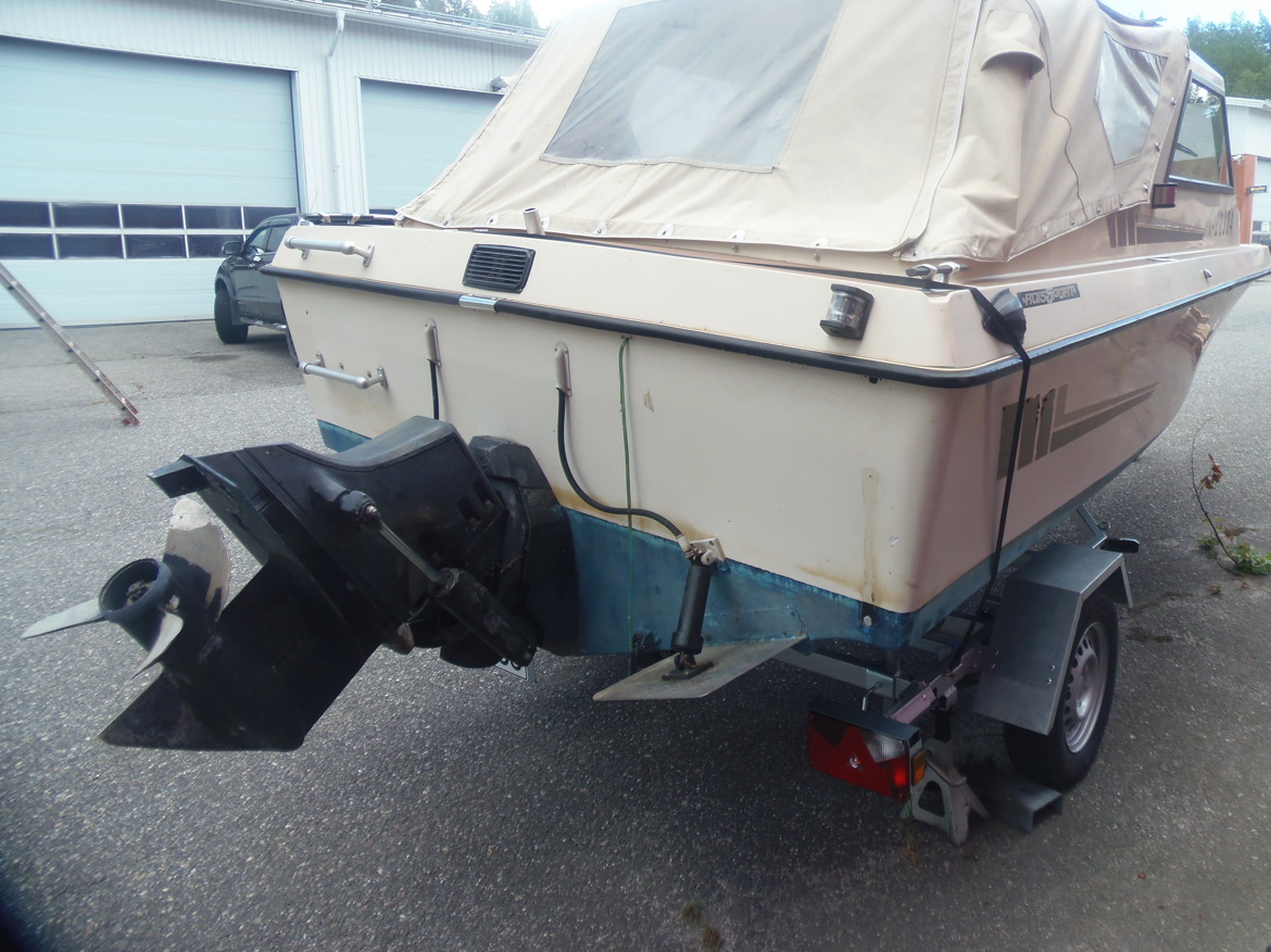 Hieno uutta  vastaavaRAISSPORT 530 HT OMC 128 HPCOBRA